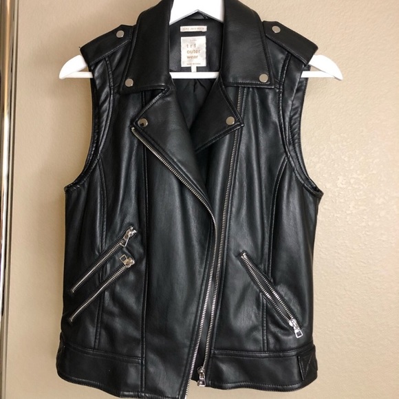 Zara Faux Leather Vest - Picture 1 of 2